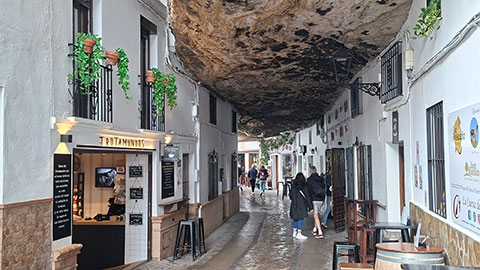 Setenil de las Bodegas
